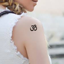 Our mission is to provide holistic bodywork and body adornment while honoring the light in all. Om Symbol Tattoo Set Von 2 Om Temporare Tattoo Religiose Etsy