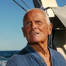 Pubblicato un nuovo bando per il monumento a Enzo Maiorca, indimenticabile  campione del mondo di immersione subacquea