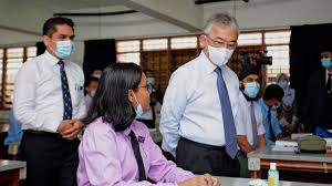 Sekolah ini telah beroperasi sejak tahun 1998 dan secara rasmi dibuka pada tahun 2001. King Checks On Sop Compliance Pdp Process At Smk Danau Kota