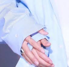 Mereka semua diharapkan untuk naik pelaminan secepatnya. Vmin S Hands Taekook Vmin Jungkook