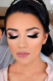 So that brides (and grooms) can be you looking for something romantic, feminine and whimsical, or something with more of a wow factor. 50 Romantic Wedding Makeup Ideas For Brunette Vis Wed Maquiagem Noiva Maquiagem Casamento Maquiagem Para Noivas