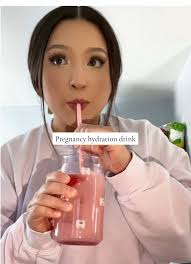 Make a pregnancy hydration drink with me! Pink drink edition 🍓🥥🥛💞  #pinkdrink #hydration #hydrationdrink #pregnant #pregnancy #23weeks #sahm  #diypinkdrink #liquidiv #strawberrydrink
