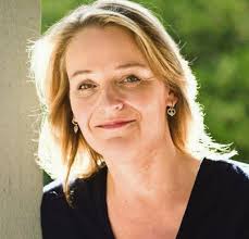 Sandra Button's Instagram, Twitter & Facebook