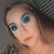 Scarlett Hoffman (@simplyyscarlett)