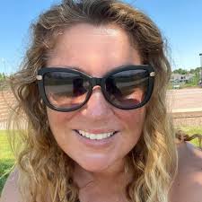 Nancy Ulloa 🌳 (@nancyulloa)