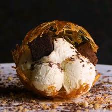 Decorate Your Desserts With Caramel Video Caramel Treats Desserts Food