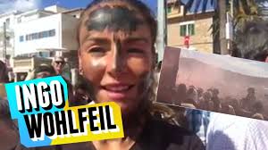 BILD-Girl des Jahres Nina Weis präsentiert Die Maurenschlacht von Sóller