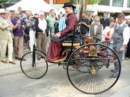 Das auto denkt, das auto lenkt. Das Erste Auto Die Ganze Geschichte