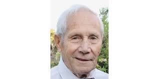 Nous avons appris le décès de Christian Marchal survenu le 2 février à  l'âge de 94 ans. Né à Varangéville le 6 décembre 1930, Christian Marchal a  épousé en 1955 Jeannine. Le