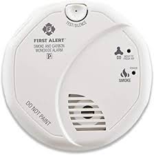 When a smoke detector demands new batteries in the middle of the night, what happens next isn't unlike the five stages of grief. First Alert Powered Alarm Sco5cn Combination Smoke And Carbon Monoxide Detector Battery Operated 1 Pack White Combination Smoke Carbon Monoxide Detectors Amazon Com