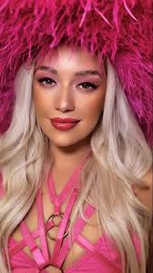 Fanny Burgos Make-up artist