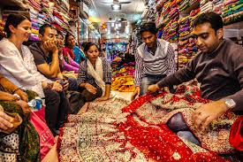 Viele menschen schwören im hochsommer auf unsere lieblingsfrucht, die als königin unter den früchten gilt und ein absoluter gaumenschmaus ist! Hochzeit Indien 2 Shoppen Auf Indisch Kauf Der Hochzeitskleider Susali Travel
