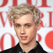 We love it on this natural, dark blonde hair with rich highlights. 59 Hot Blonde Hairstyles For Men 2021 Styles For Blonde Hair Wavy Hair Men Men Blonde Hair Blonde Curly Hair