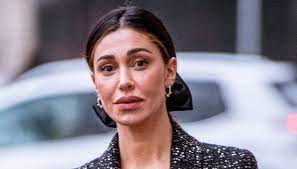 Belen e ilary il bacio. Belen Rodriguez Gaffe On Instagram She Shows The Shoes But The Photo Is From Someone Else