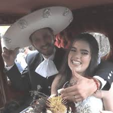 Letras, tablaturas y acordes de guitarra. Se Casa La Hija De 22 Anos De Alejandro Fernandez En Una Celebracion Muy Criticada Viralistas Com