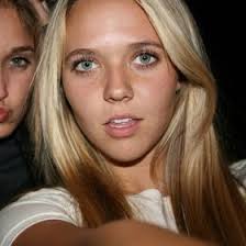 Liz Nelson Youtube (lizzyeames)