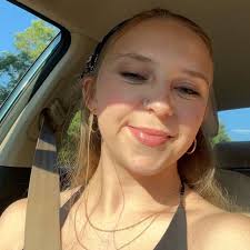 Lexie Bryant's Instagram, Twitter & Facebook