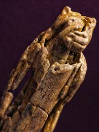 The lion man about 40,000 years ago at the beginning of the upper palaeolithic period, the swabian jura was part of the landscape inhabited by early, anatomically modern humans (homo sapiens). Lowenmensch Tumblr Posts Tumbral Com