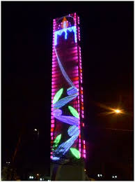Distribuidor vial ubicado en el extremo este de la avenida bolívar, sector san jacinto. Obelisco De Barquisimeto Venezuela Venezuela Night Beautiful