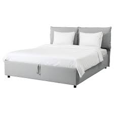 Vendo letto a cassone, la struttura è molto solida sana ma purtroppo il gatto si è fatto le unghie lungo tutto il perimetro del letto che è in ecopelle tra l altro tutto con velcro e removibile per poterlo sostituire. Gressvik Struttura Letto Con Contenitore Grigio Chiaro 140x200 Cm Ikea It