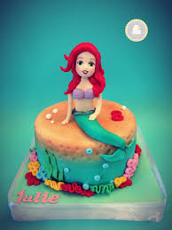 Cake Design Theme Lapetitesirene Disney Vert Sur 1 Etage Ariel Et Coraux En Sucre Gateau Anniversaire Gateau Anniversaire Enfant Decoration Gateau