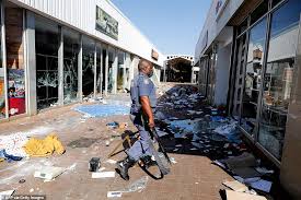 Protests over the imprisonment of the former south african president jacob zuma escalated into looting and increasing violence. X2dsapatv2xd M