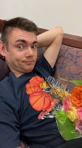 Is the concierge giving flowers a sales tactic at Planet Hollywood Cancun?