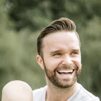 Sean Dineen's Instagram, Twitter & Facebook