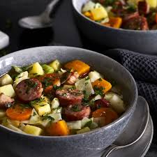 Kohleintopf Mit Kurbis Kartoffeln Speck Und Mettenden Rezept Eintopf Kohleintopf Rezepte