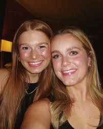 Jillian Beck's Instagram, Twitter & Facebook