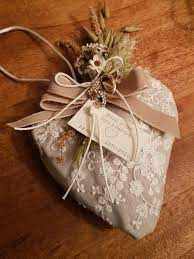Bomboniera tagliere in ardesia con coltello per formaggio incluso con scatola regalo in bambu inclusa, progettata da cuorematto linea cuore chef per matrimoni, anniversari e cerimonie. Bomboniere In Ardesia 2021 Idee Bomboniere Matrimonio Le Tendenze Per Il 2021 Weddings Bomboniere In Tessuto 2015 2016