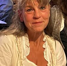 Mein neues Buch: "Aufbruch: Eine Reise zu sich selbst", gibt es hier:  https://amzn.to/3OE21kt