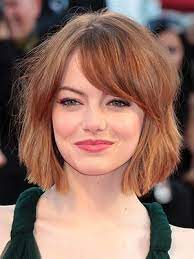 Emma Stone Hat Einen Neuen Kurzen Bob Und Es Sieht Wirklich Sehr Gut Aus Blackhairstyl Frisur Gq Haarschnitt Haarschnitt Bob Haarschnitt Mit Pony