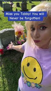 Tabitha Schmidt's Instagram, Twitter & Facebook