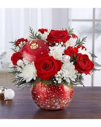 Pin By A Little Castle Flower Shop On Https Www Harlingenlittlecastle Com Christmas Flowers Christmas Bouquet Holiday Arrangement