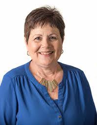 Donna Dymond's Instagram, Twitter & Facebook