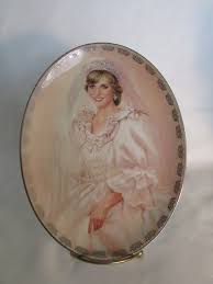 The couple arrived separately and departed together by a carriage ride through the streets of london. The Bradford Exchange The Peoples Princess Oval Princess Diana Plate First Issue Princess Diana Princess Diana Pictures Charles And Diana Wedding