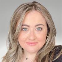 Jenn Thomas's Instagram, Twitter & Facebook