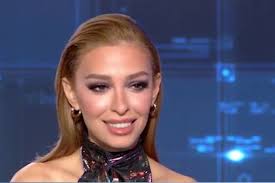 Παίζει την μήδεια του ευριπίδη. Elenh Foyreira H Katagwgh Apo Thn Albania Kai Osa Synanthse Sthn Ellada