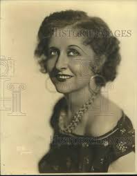 1932 Press Photo Actress Erin Claire La Bissoniere