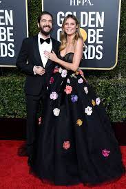 Damen, die rote kleider gern tragen sind sehr leidenschaftlich.sie zeigen eine anerkennung der männlichen was sagen die roten kleider über die psyche der damen aus. Golden Globes 2019 Das Trugen Die Stars Auf Dem Roten Teppich Stern De