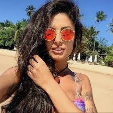 Aline riscado resolveu encantar os seguidores do instagram com um clique usando biquíni preto que revelava sua boa forma. Aline Riscado Wtfaliner Twitter