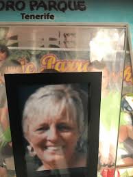 8years ago my Lovely, crazy, smiley auntie Deb simpson gained her angel  wings. Hope you having a ball up there ❤️