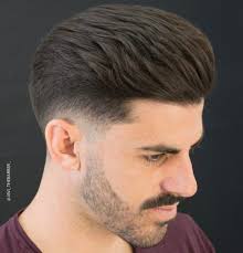 Suited to most face types, all you need to pull it off is a laid back outlook on life and a this winning mix of ease and casual sophistication has made the messy medium fade one of the trendiest styles of the year. Low Fade Taper Fade Low Fade Desvanecido Cortes De Cabello Hombre Novocom Top