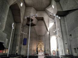 Böhm lässt uns hier suchen und glauben, besser kann man eine kirche nicht bauen. Cncrt Abstraction St Ludwig Architect Gottfried Bohm Brutalism
