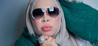 This song freshly arrived in youtube channel on 1 june 2018. Dato Seri Vida Muncul Viral Dengan Lagu Raya Berjudul Lavida Raya Sensasi Selebriti
