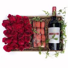 A new and unique way to send flowers direct from flower shops in usa. Flower Shop New York Send Flowers Wine Chocolates Same Day Nyc Flower Gift Flowers Wine Nyc Flower Shop