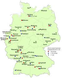 Bundesliga (zweite bundesliga, ˈt͡svaɪ̯tə ˈbʊndəsliːɡa) is the second division of professional football in germany. Datei Fussball Bundesliga Mannschaften Je Ort In Deutschland 2015 2016 Png Wikipedia