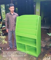 Buku dan koran yang sering berserakan dirumah, ternyata memiliki daya guna yang hebat. Rak Buku Anak Pintar Untuk Mas Daffa Rak Buku Susun Dengan Warna Yg Menarik Untuk Anak Anak Di Desain Untuk Menstimulasi Perkembangan Rak Buku Buku Anak Rak