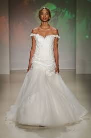 Tiana See All The New 2017 Disney Fairy Tale Wedding Dresses By Alfre Disney Wedding Dresses Disney Princess Wedding Dresses Disney Inspired Wedding Dresses